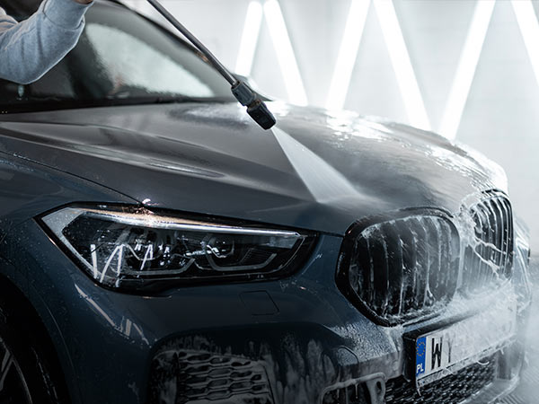 Discover the Best Car Service in Dubai 